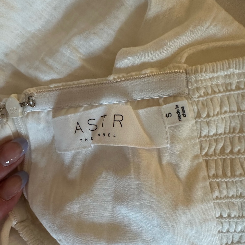 ASTR the Label White Gauze Mini Dress sz small - Picture 3 of 4